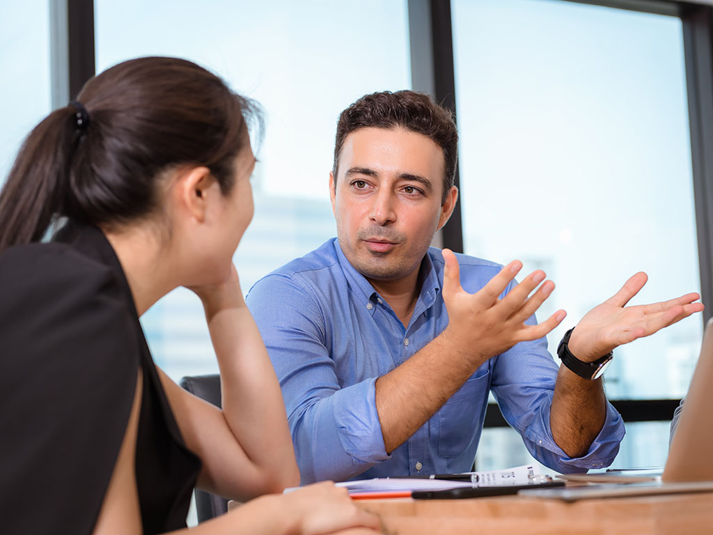 Customer contacting Glory Cars